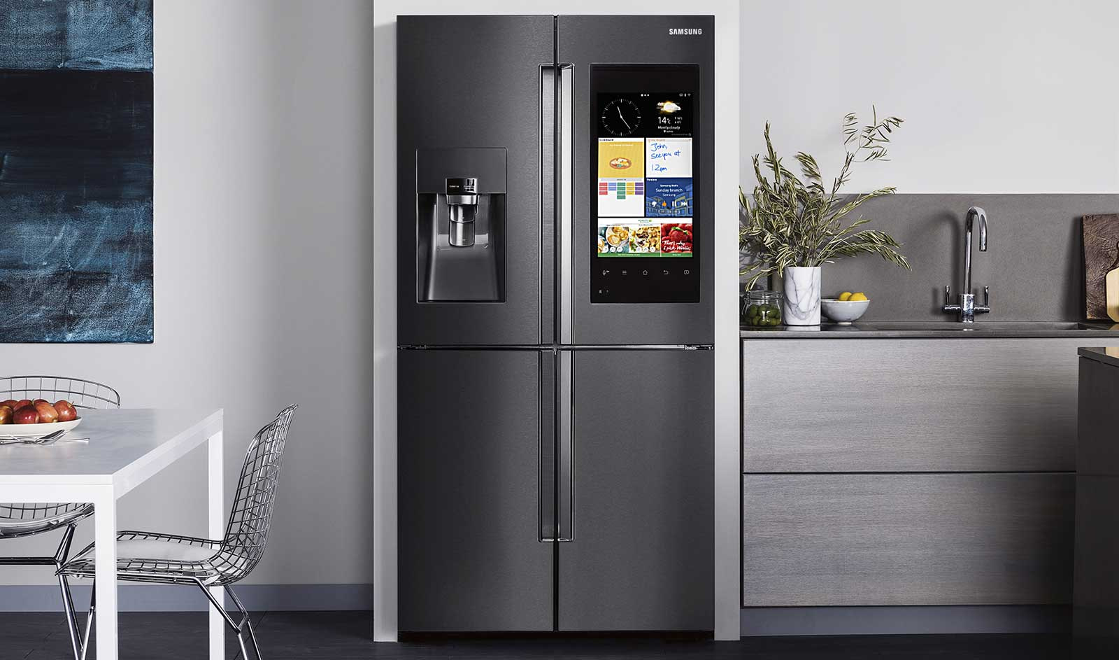 Холодильники новые модели. Смарт-холодильник Samsung Family Hub. Samsung Family Hub холодильник. Умный холодильник Samsung Family Hub. Холодильник самсунг 2021.