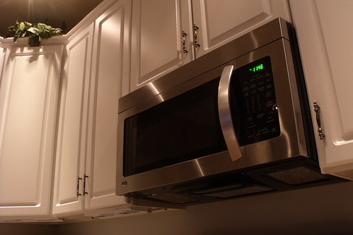 The Difference Between Microwaves and Conventional Ovens - Appliance City