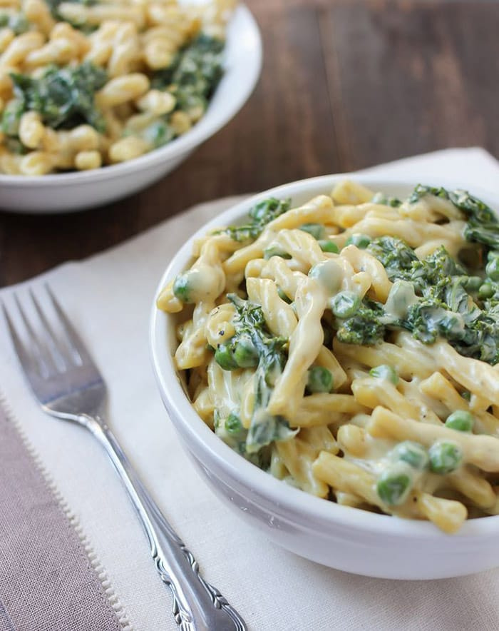 cheesy alfredo with kale and peas - recipes - appliance city