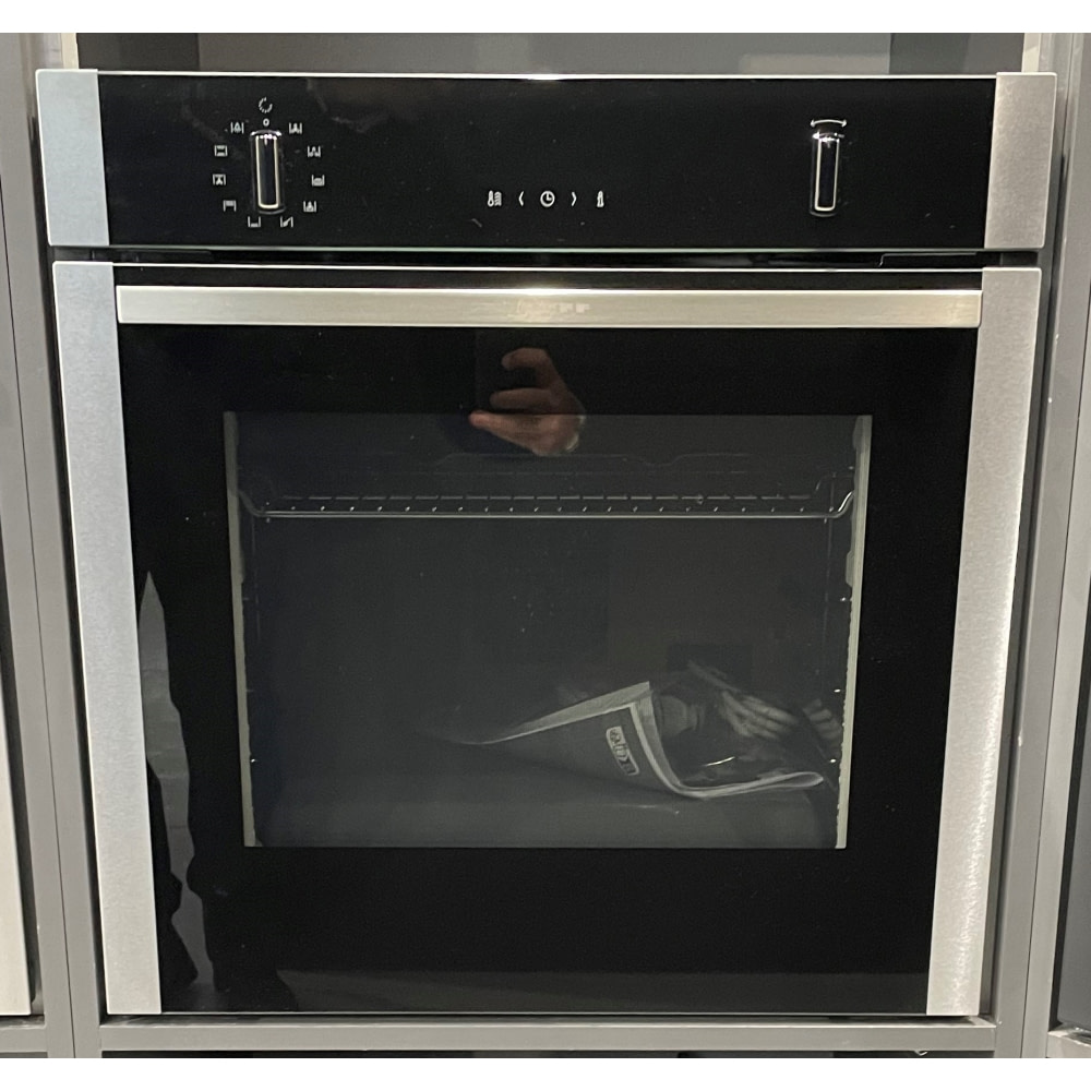 Neff B2ACH7HN0 EX DISPLAY N50 CircoTherm Pyrolytic Single Oven