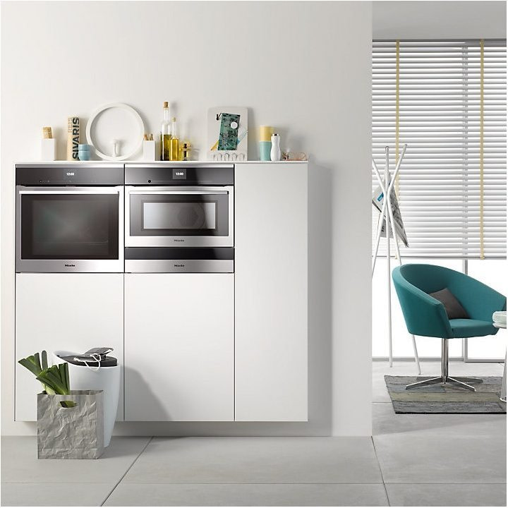 Miele H6560BPCLST Built In Pyrolytic Single Oven with Moisture Plus STAINLESS STEEL