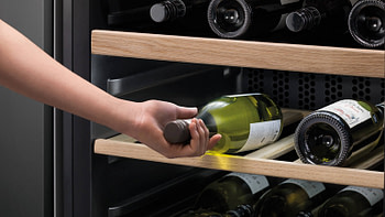 aeg 300mm wine cooler