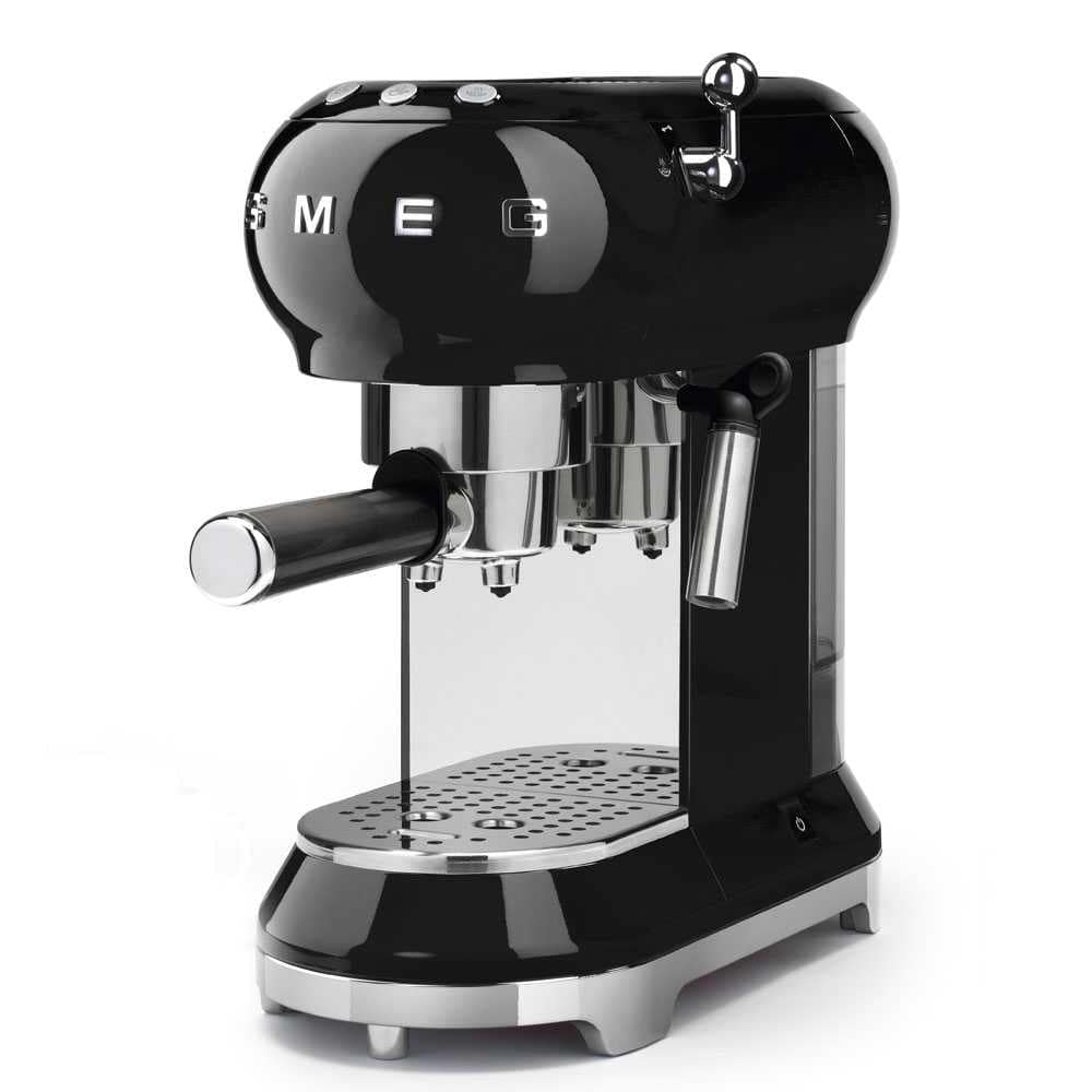 Smeg-ecf01bluk-coffee