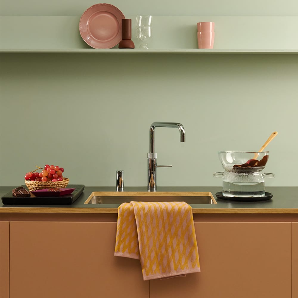 Quooker-Fusion-Square-Chrome-Orange-Background-1000x1000