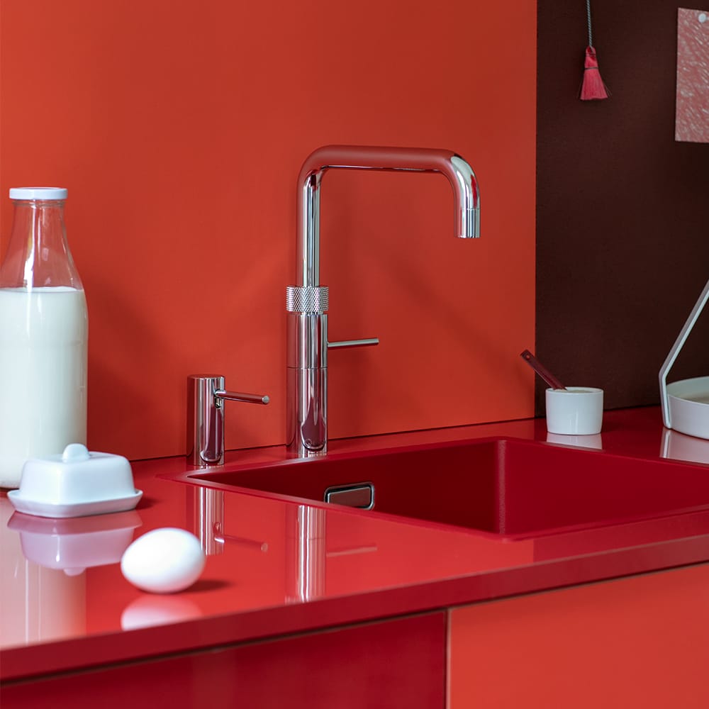 Quooker-Fusion-Square-Chrome-Red-Background-1000x1000