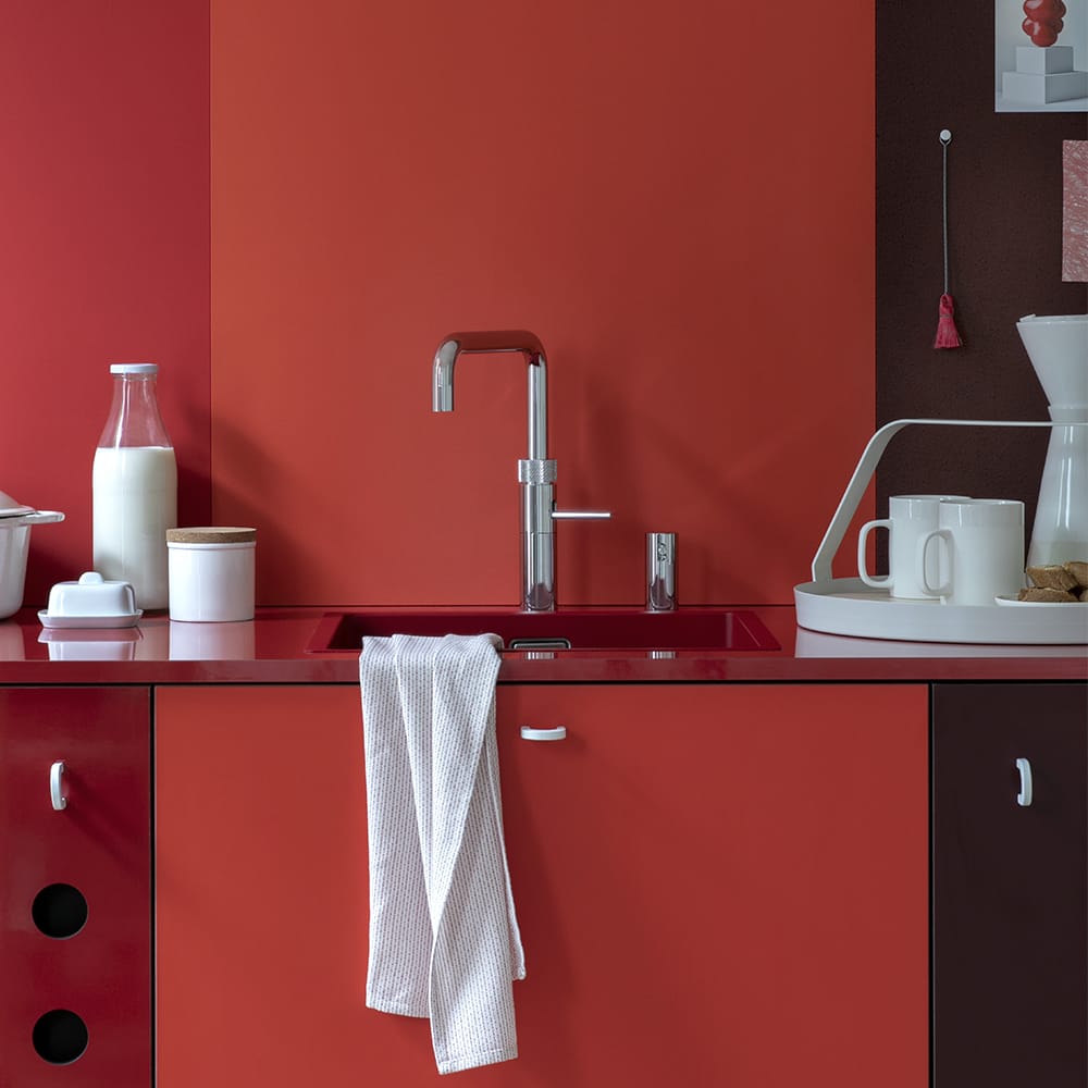 Quooker-Fusion-Square-Chrome-Red-Background-2-1000x1000