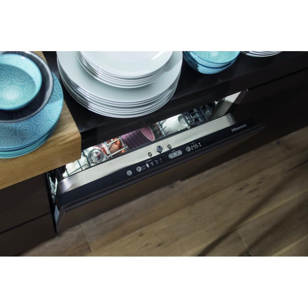 Hisense-hv671c60uk-8