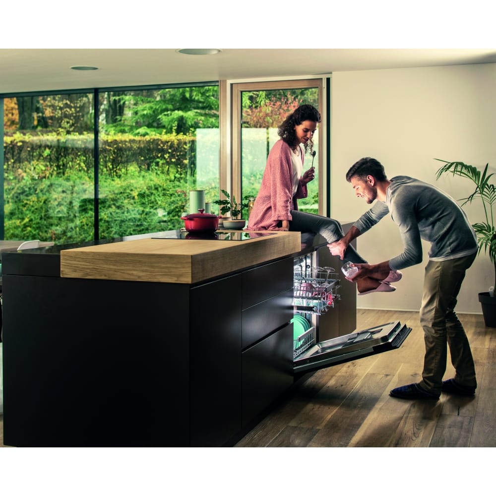 Hisense-hv671c60uk-9