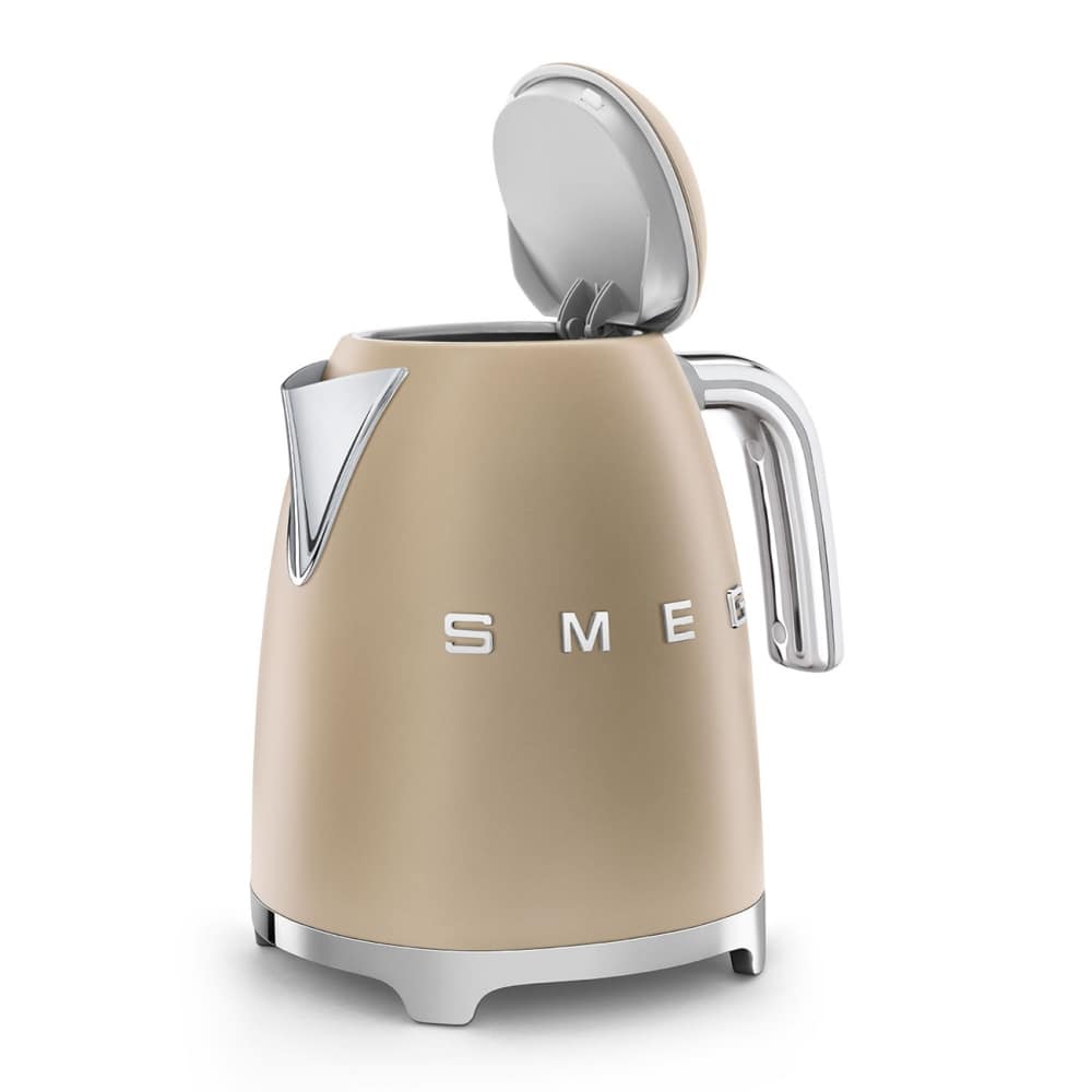 Smeg-klf03chmuk-9 matt champagne smeg kettle