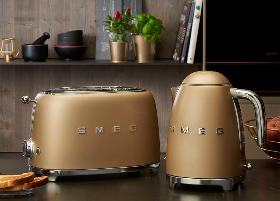 smeg-champagne-kettle