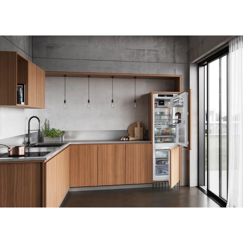 Liebherr-icbnci5183-3