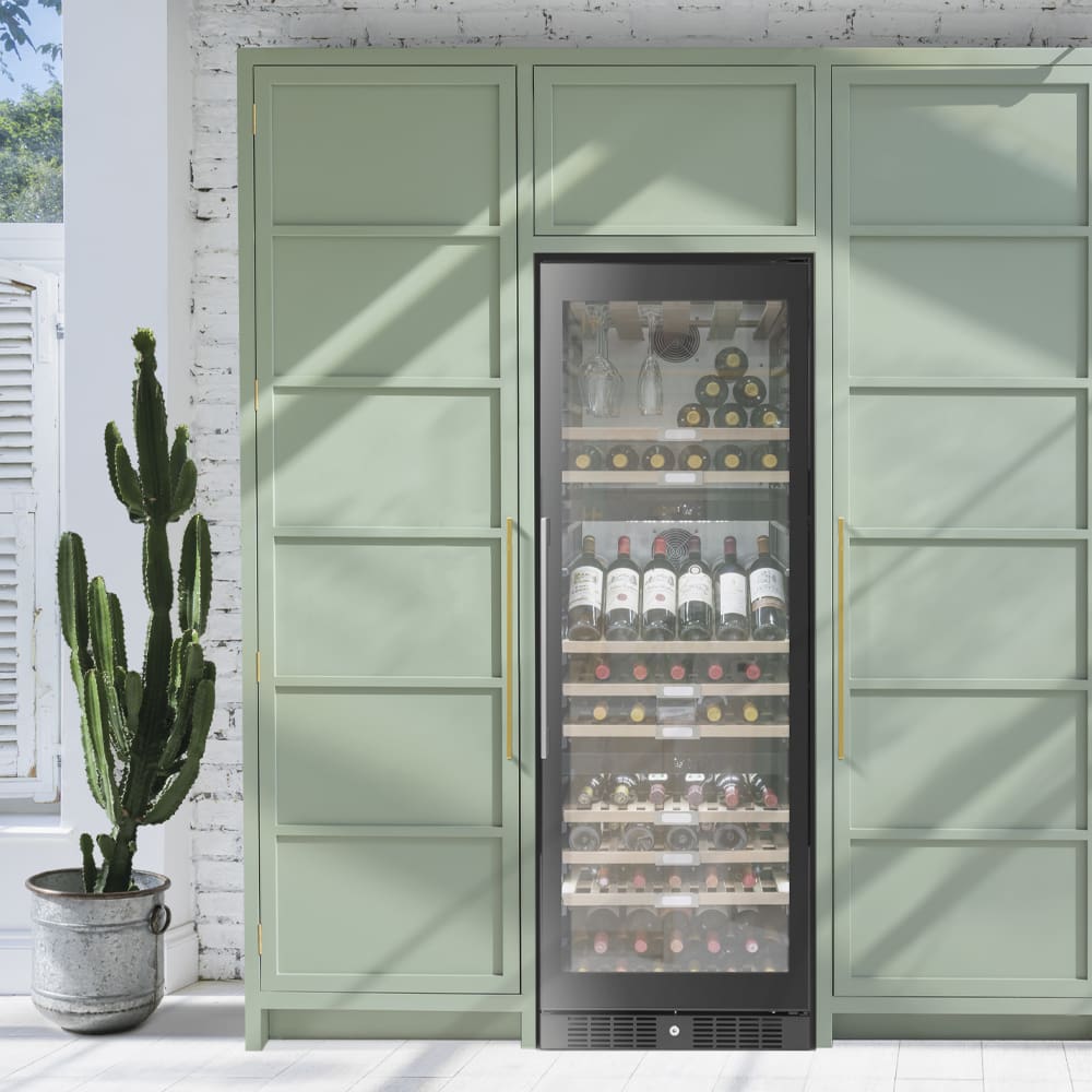 WF1553BG 1000x1000 Lifestyle