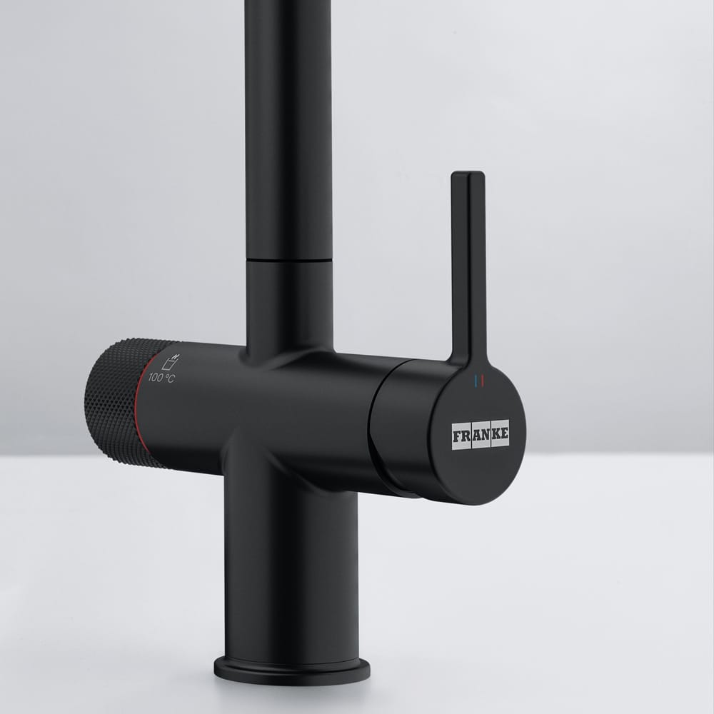 maris water hub matte black 2