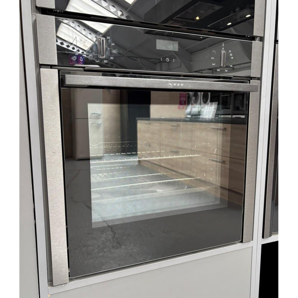 Neff-B3ACE4HG0B-EXDISPLAY-june2025-1