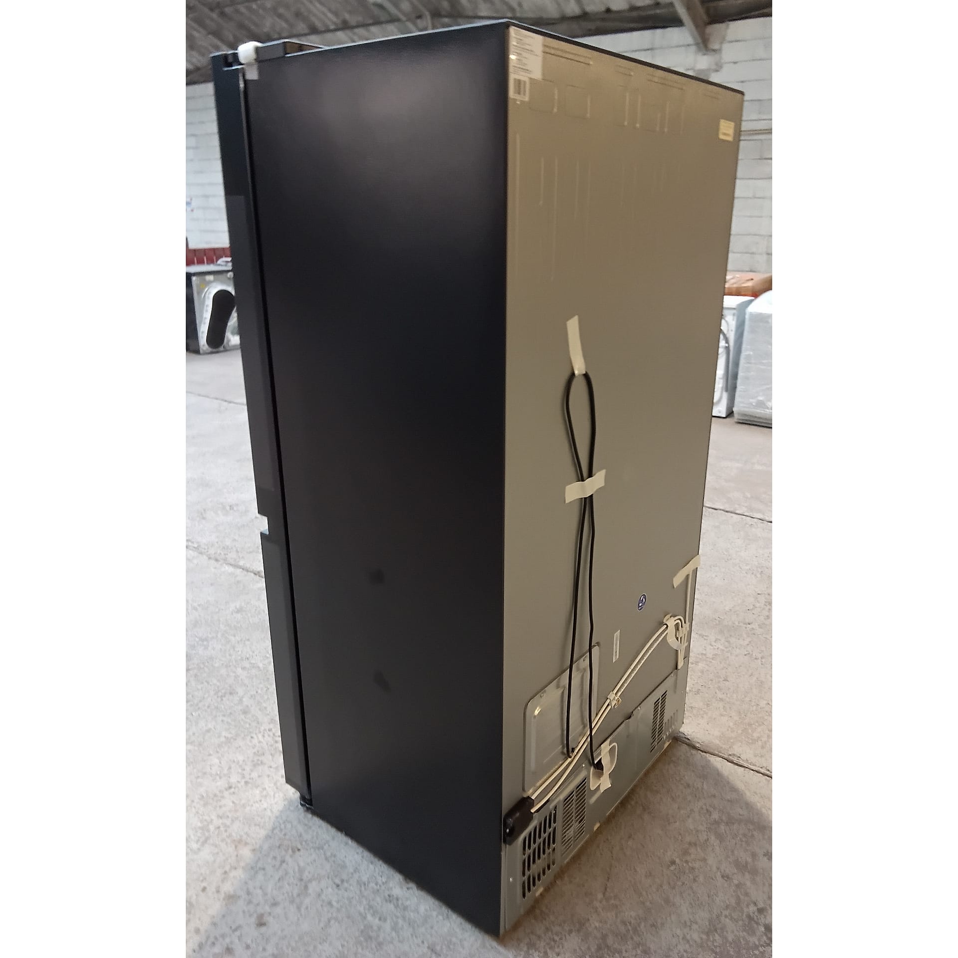 Hisense-RS818N4IFE-damaged-NC015-april2026-4