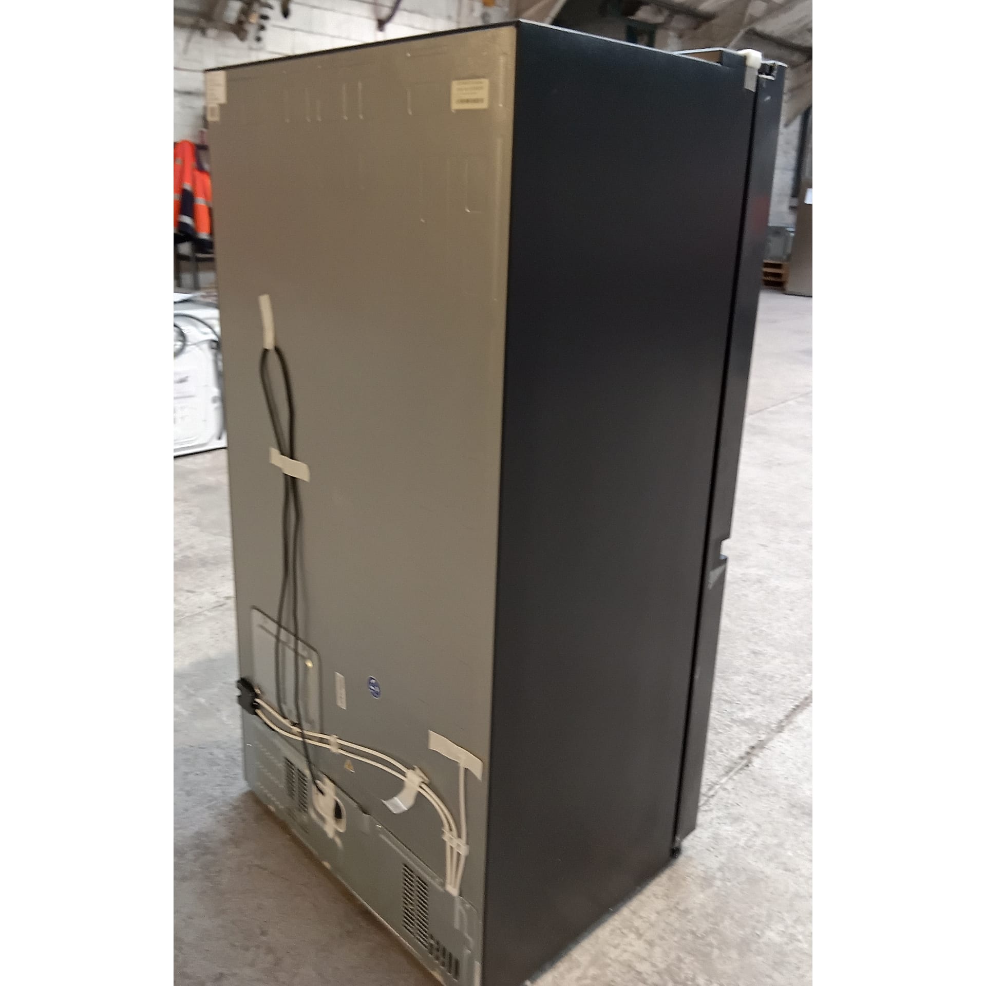 Hisense-RS818N4IFE-damaged-NC015-april2026-5
