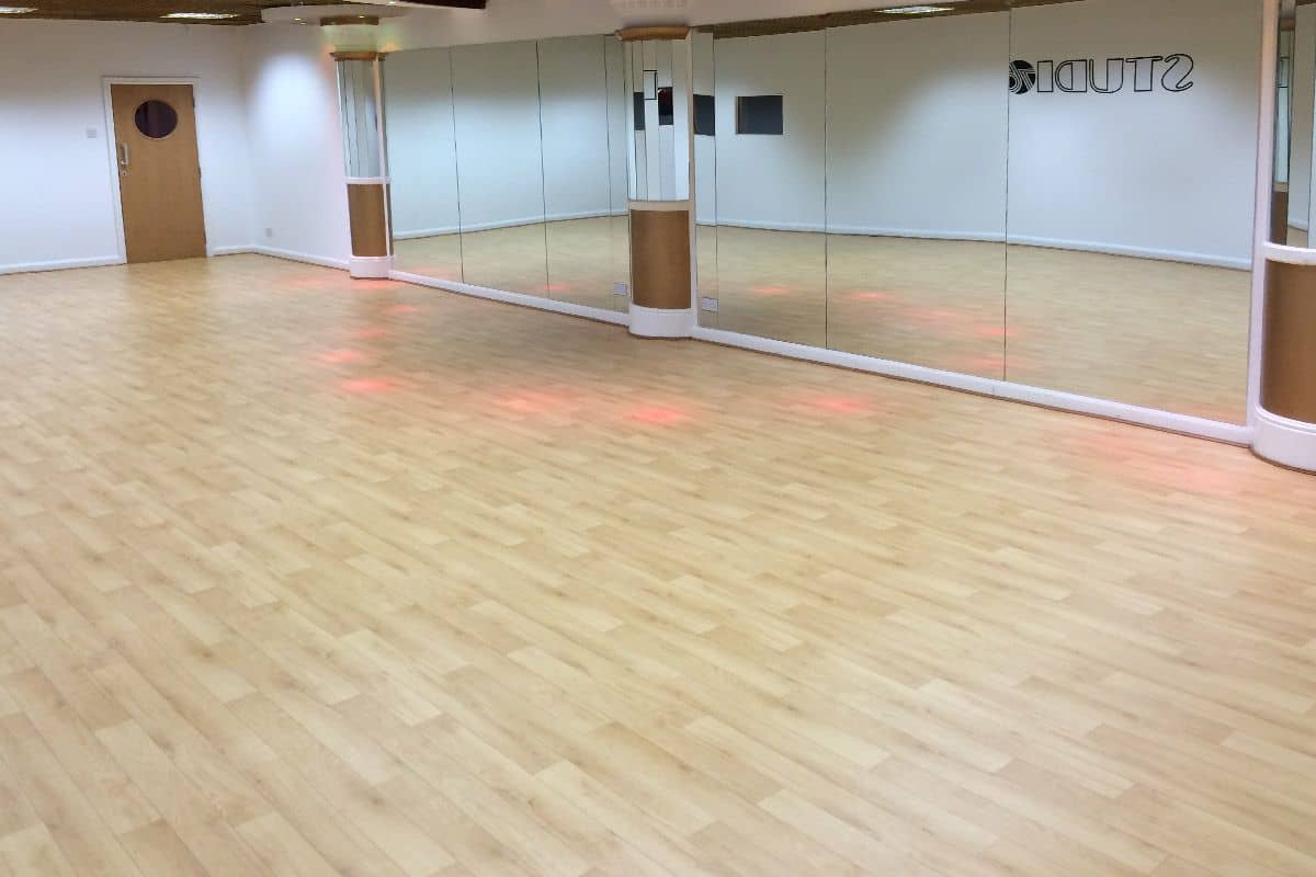 Dynamic Wood Effect Dance Floor at Studio 76