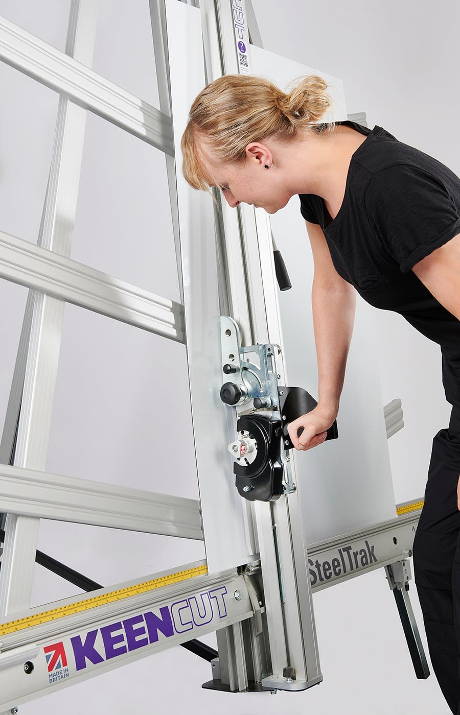 SteelTrak vertical cutter from keencut cutting portrait dibon aluminium composite full sheet rigid material available stock uk bargain cheap promo price josero SteelTrak vertical cutter from keencut cutting portrait dibon aluminium composite full sheet rigid material available stock uk bargain cheap promo price josero