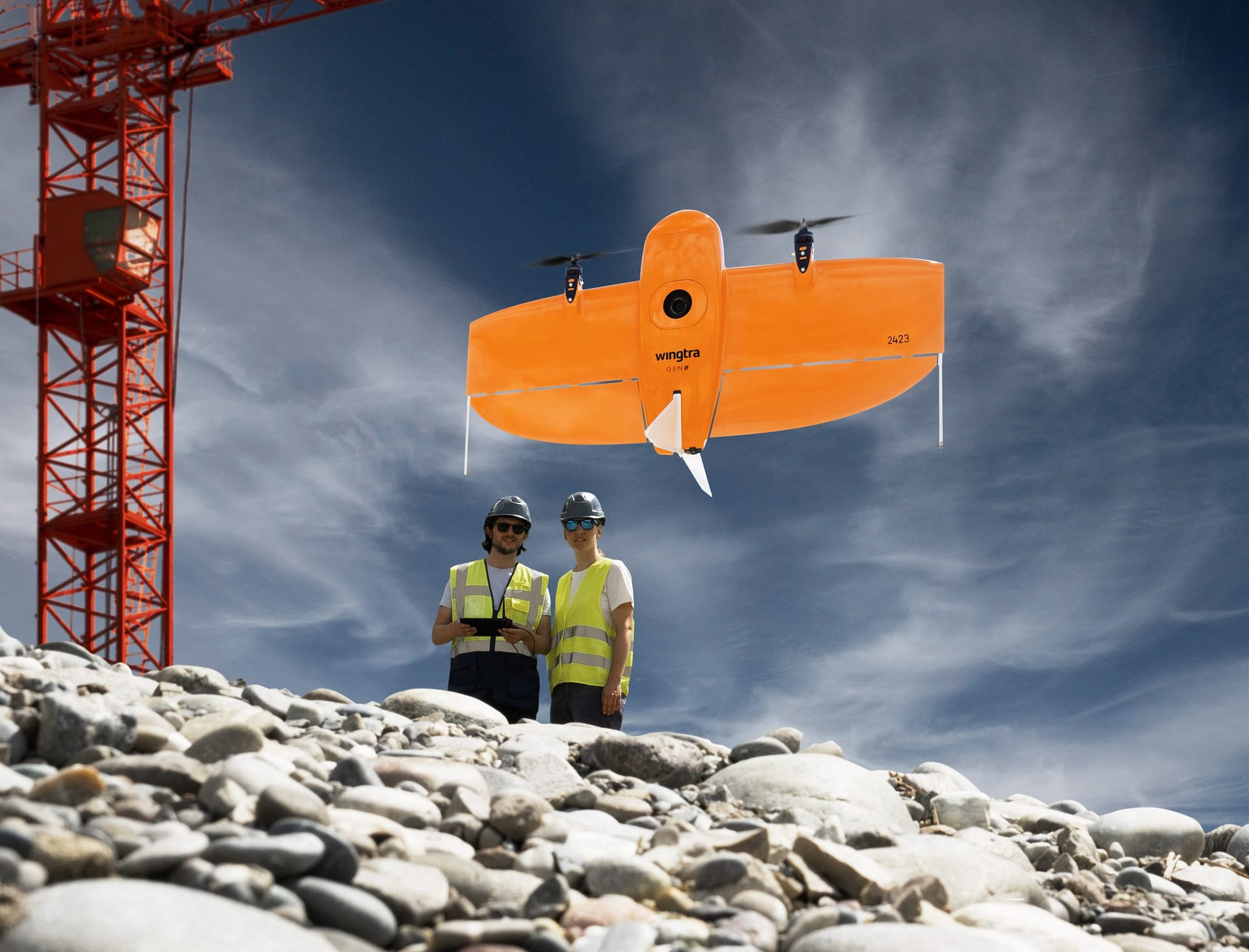 https://mlvtgiqzoszz.i.optimole.com/w:auto/h:auto/q:mauto/f:best/https://korec.uk/wp-content/uploads/2023/12/2021-wingtra-pilots-wingtra-crane-otherside-vertical-scaled.jpg